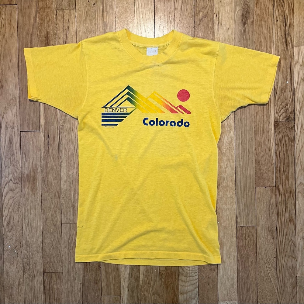 1980 Vintage Yellow Denver Colorado Nipa Hut T Shirt Small